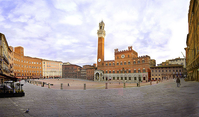 Siena Italy. Piazza del Campo - image by Tetraktys-wikipedia