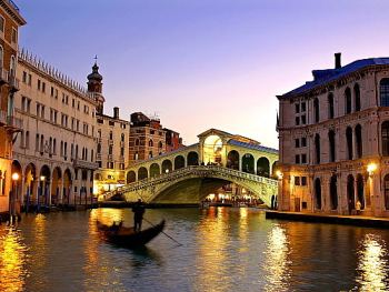 Rialto Bridge - Venice Italy